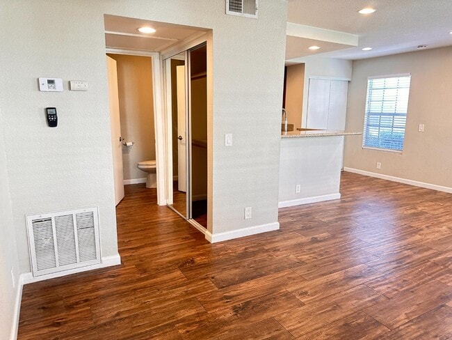 Photo - 774 Eastshore Terrace