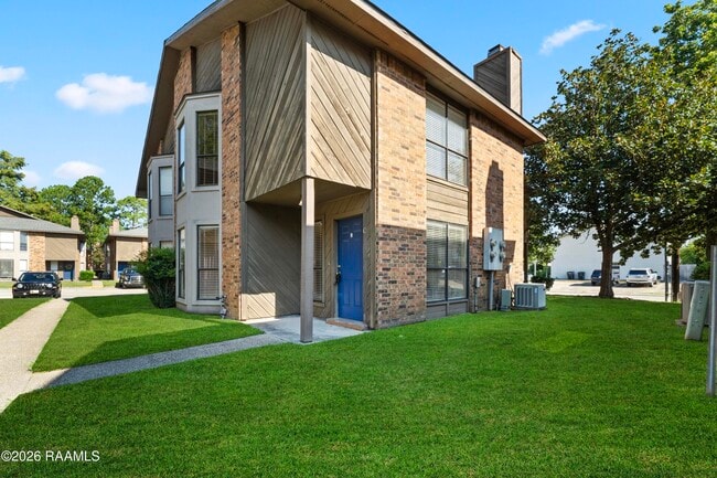 Building Photo - 1983 S Brightside View Dr Unit C