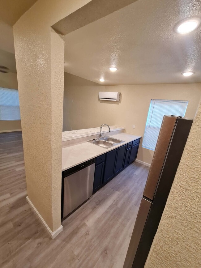 Photo - 527 Oak Lawn Dr