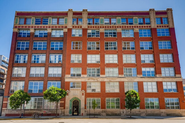 Building Photo - 333 S Desplaines St Unit 704