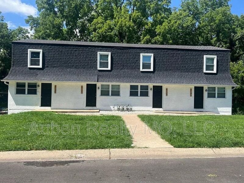6135-6141 Farrow Ave. - 6135-6141 Farrow Ave. Unit 6139 Farrow Ave