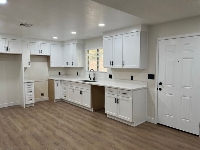 Photo - 3812 Melody Ln Unidad 3812