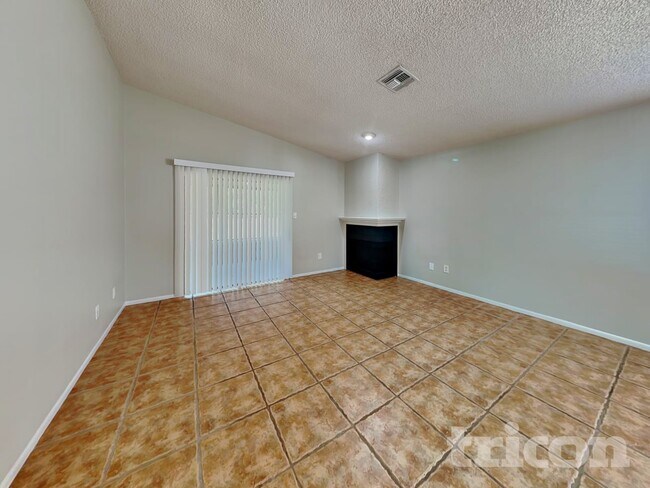 860 N Lake Sterling Ct