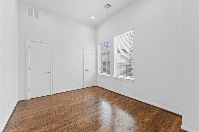 Photo - 120 Pierce St