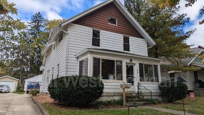 Photo - 36 Lowell Ave NE Unit 2