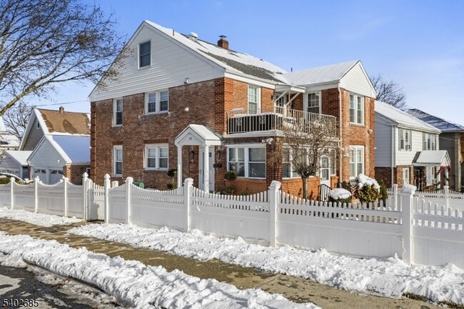 Photo - 48 Hobart Pl Unit 2