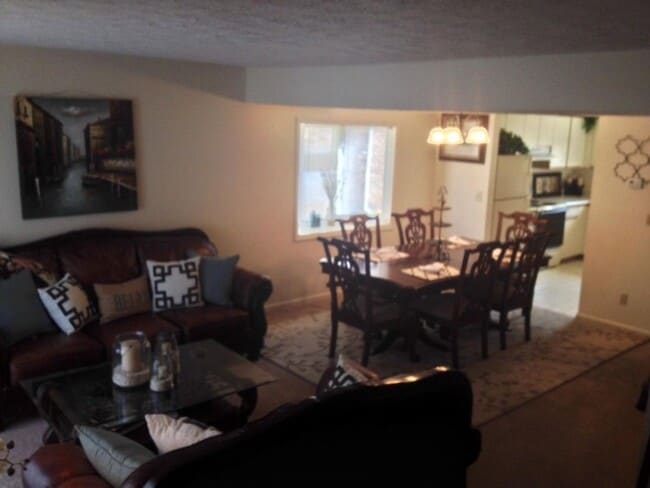 Photo - Braemar Townhomes Large 3 Bedroom w/ garage Unit 122