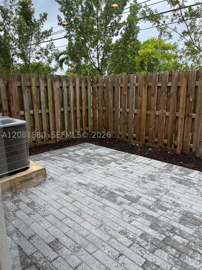 Photo - 20578 NE 2nd Ct