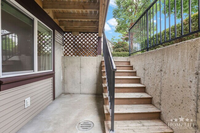 Charming 2-Bedroom Basement Suite in the Heart of Clayton Heights