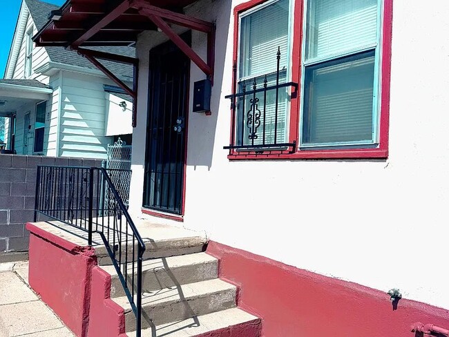 1315-1317 E 4th St Unit 1315