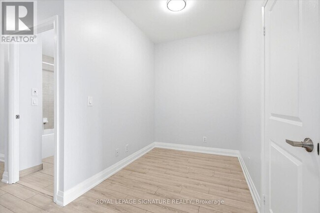 Photo - 6 Eva Rd Unit GL5