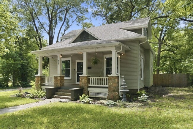 Building Photo - Updated 4-bedroom, 2-bath home in the Rountree neighborhood