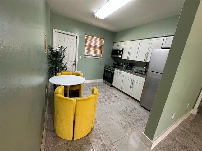 Photo - 1863 NE 161st St