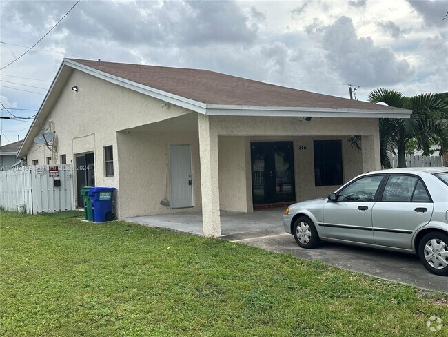 Building Photo - 2461 NW 14th St Unit 1 Rental