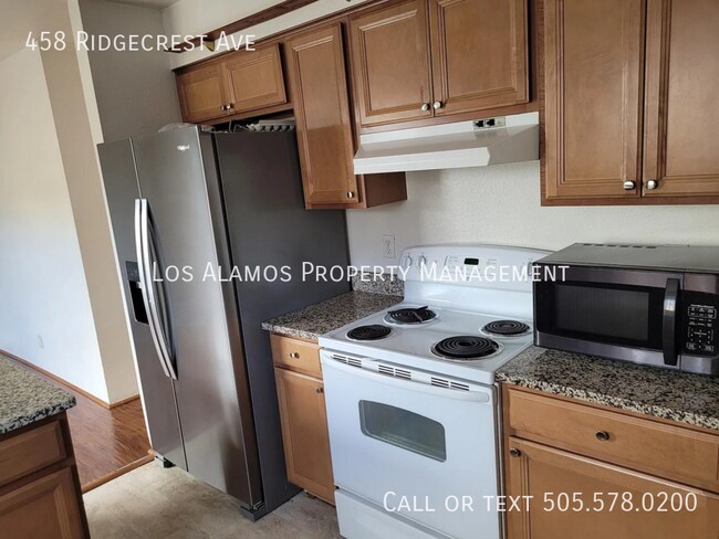 Photo - 458 Ridgecrest Ave