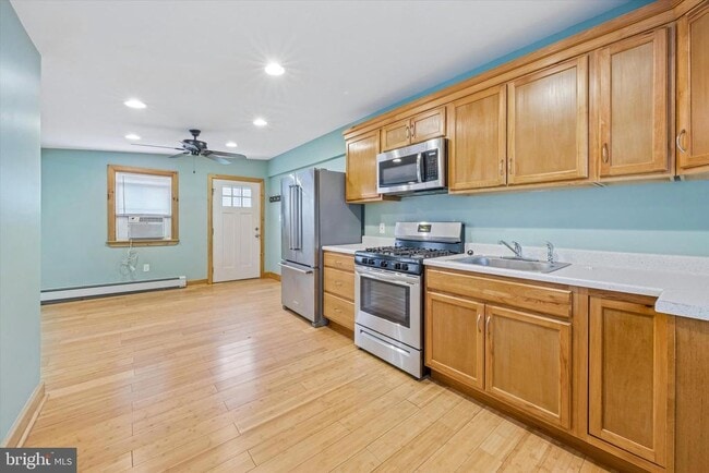 Photo - 707 Forrest St