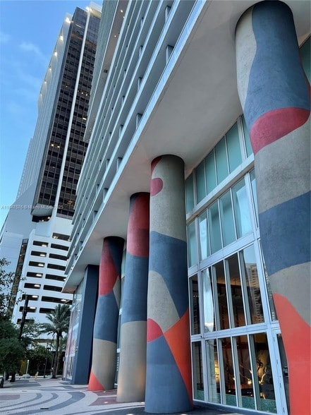 Building Photo - 50 Biscayne Blvd Unit 1805 Rental