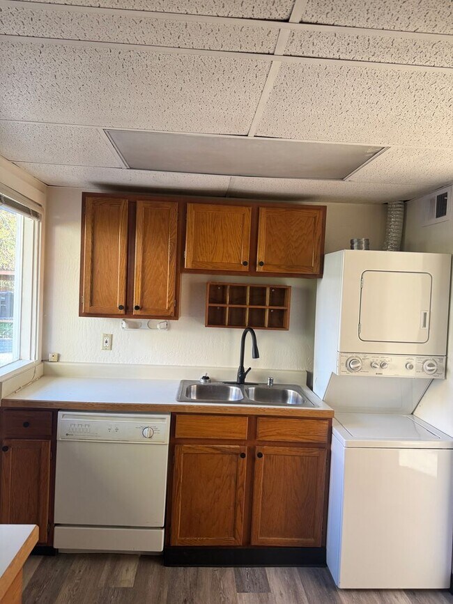 Photo - 1752 W 11th Ave Unit B