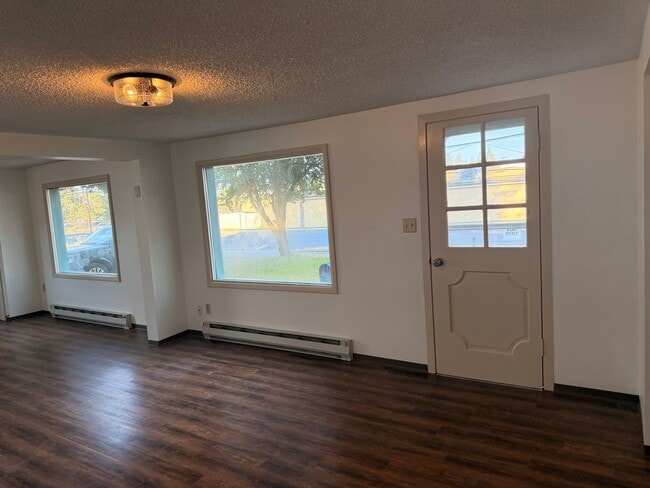 Photo - 118 W 2nd St
