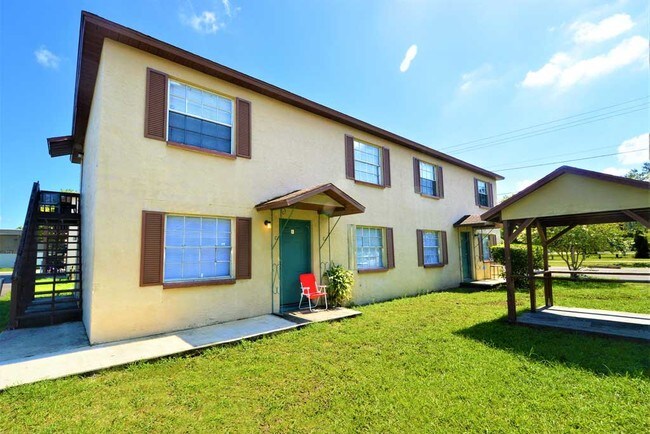 Pine Crest Apartments For Rent In Tampa Fl Forrent Com