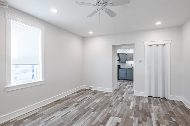 Photo - 910 E Bellevue Ave Unit 1 East - First Floor