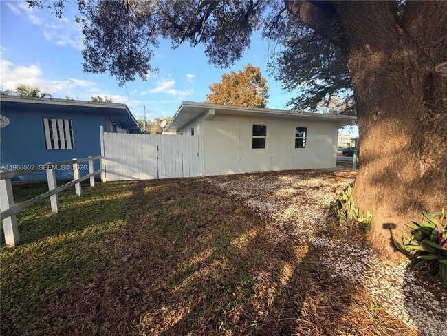 Photo - 301 NW 12th Ave Unidad 301