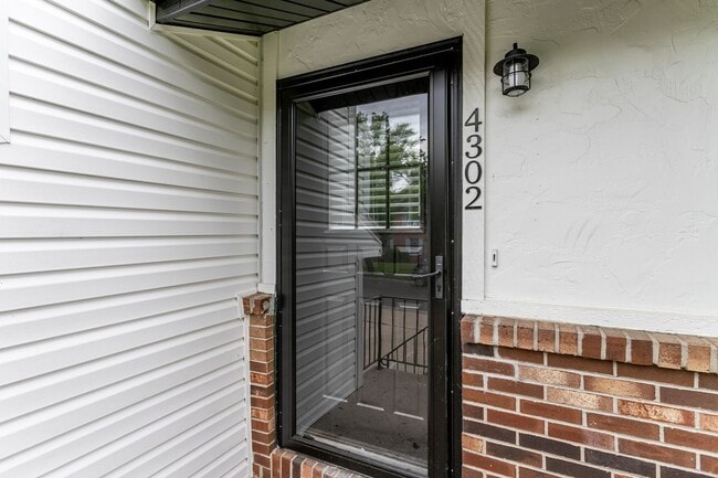 Photo - 4300-4302 Mount Carmel Lane Unit 4302 Mount Carmel Lane