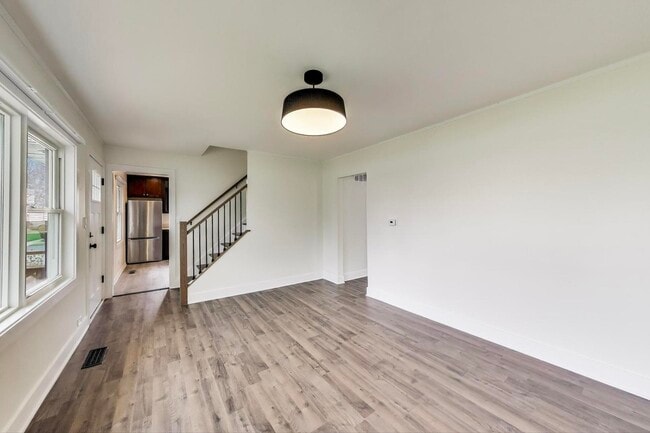 Photo - 139 S Quentin Rd