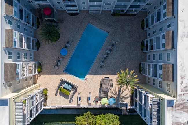 Lake Lofts at Deerwood