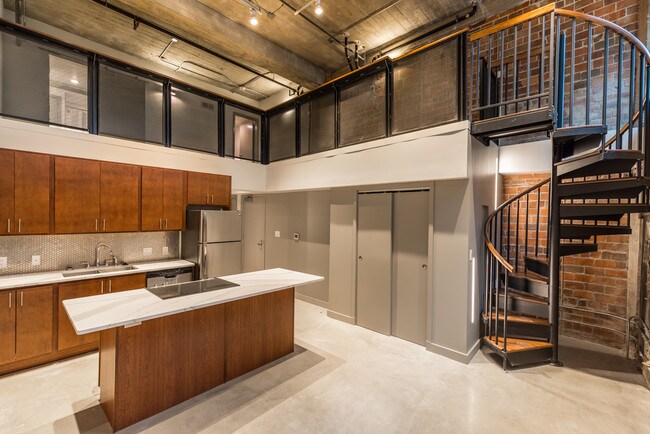 Photo - Clemens Building