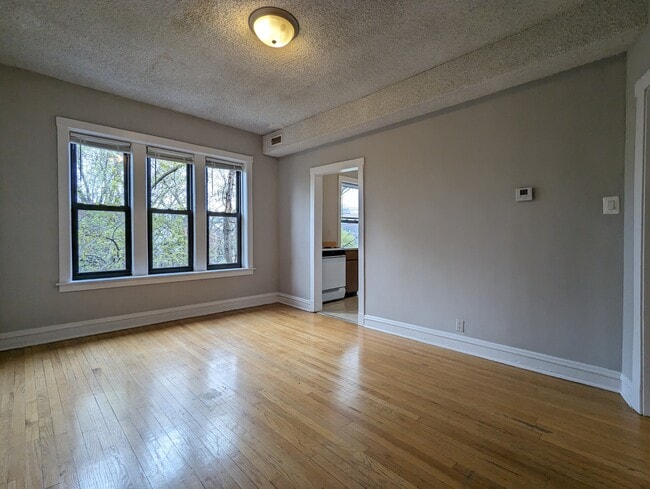 Photo - 3523 N Racine Ave Unit W3