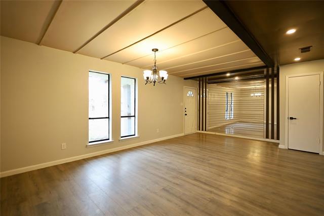 Photo - 905 Pine Tree Ln