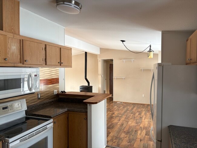 Photo - 3599 Cemetery Rd