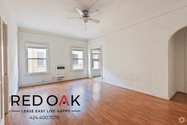 Building Photo - Cozy, Sun-Drenched Studio with Hardwood-St... Unit 206 Rental