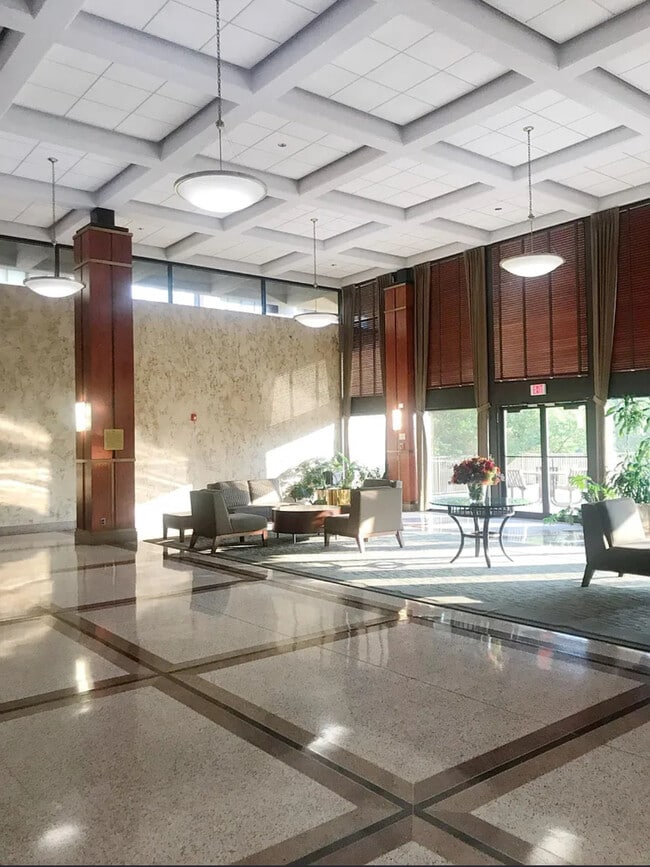 Photo - 5501 Seminary Rd Unit 2106-S