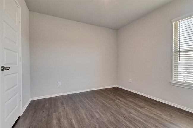 Building Photo - 261 Gallant Front Trl