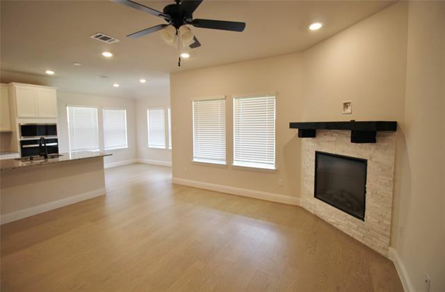 Photo - 1124 Longhorn Ln