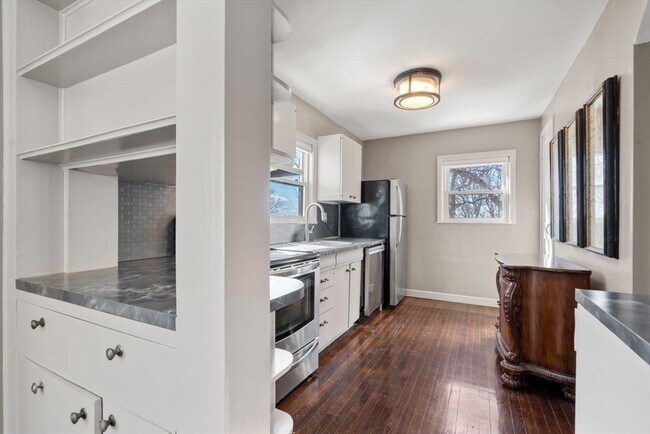 Photo - 194 Palfrey St