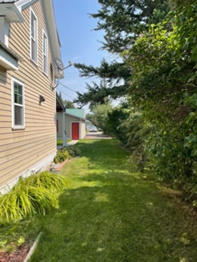 Photo - 3 bedroom 2 bath house in downtown Kalispell