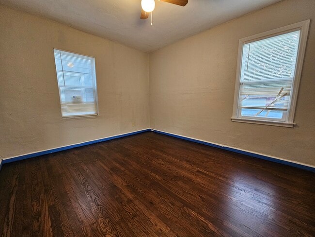 Photo - 754 Durbin St