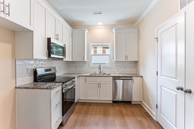 1652 MacIntosh Drive, Unit 1652