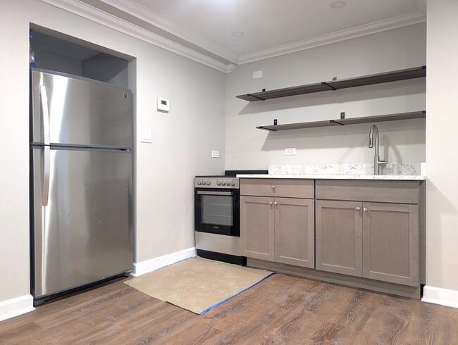 Photo - 300 S Austin Blvd