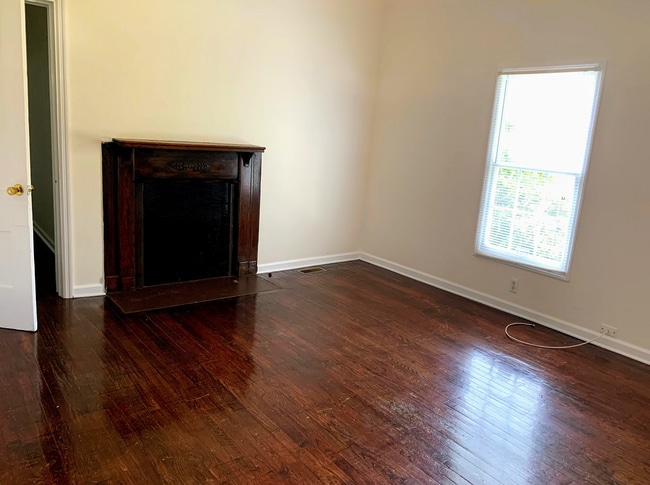 Photo - 216 N Gilmer St