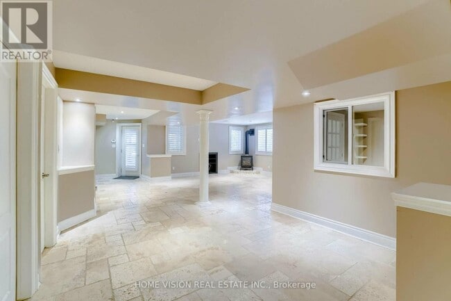 Photo - 24 Sandbanks Dr