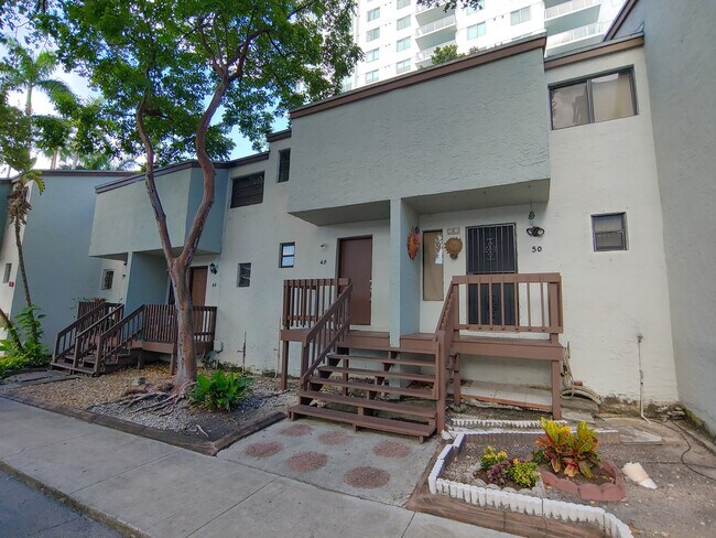 Photo - 1901 NW S River Dr Unidad 49