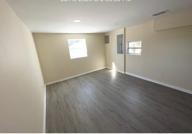 Photo - 719 Fern St