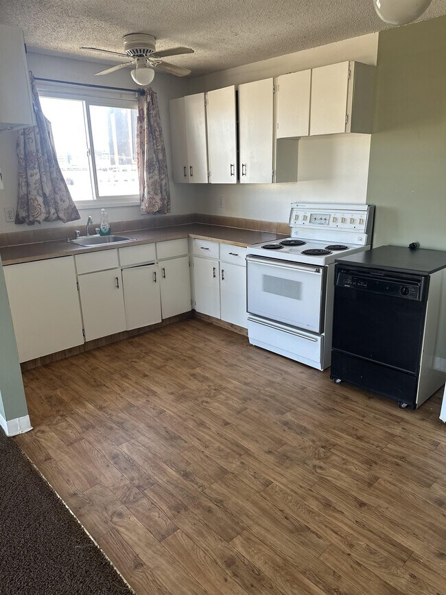 Building Photo - 2731 9th Ave Unit 7