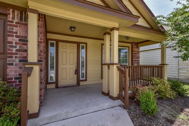 Photo - 18401 Friendship Hill Dr