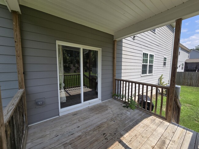 Photo - 344 Quarryrock Rd