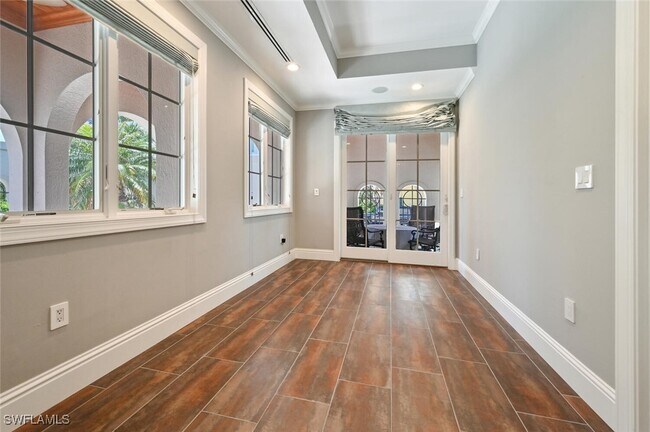 Photo - 433 5th St S